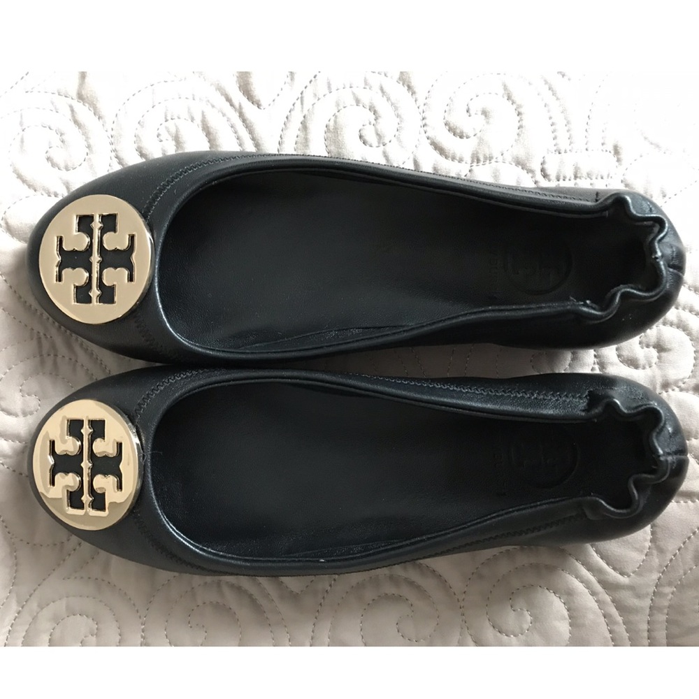 Tory Burch Minnie Travel Flat - Black w/ gold, 6.5